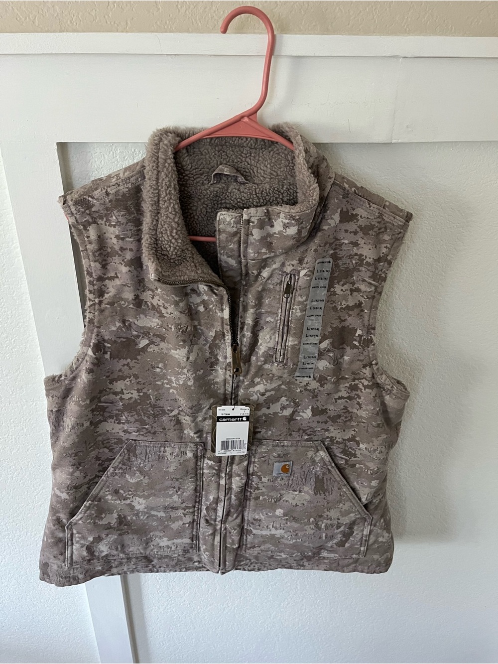 Carhartt Women's Large (12/14) Camo Sherpa-lined Canvas Vest NWT